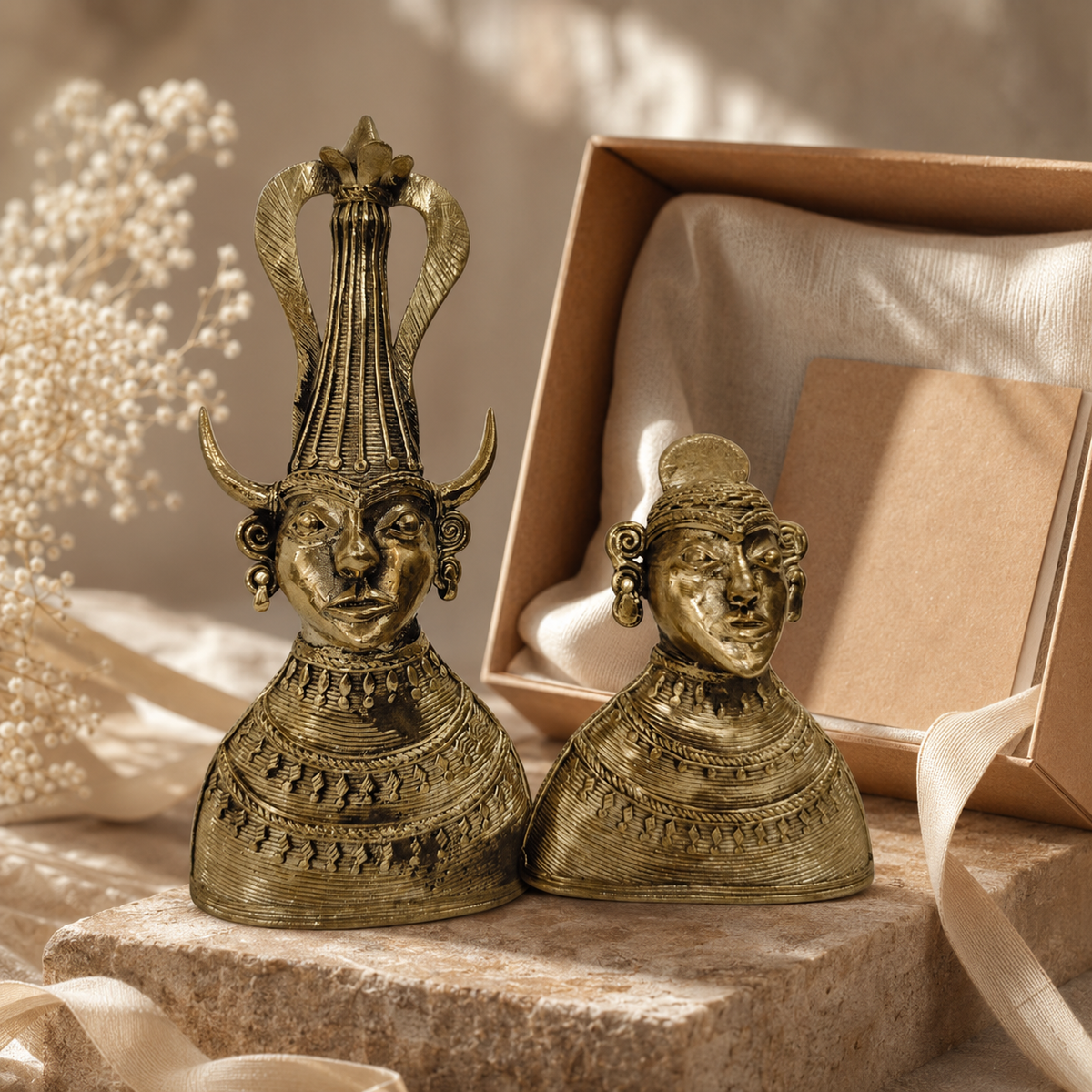 Dhokra Madia-Madin tribal couple presented as a premium handcrafted gift
